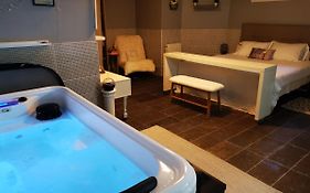 Suite Jacuzzi Au Calme