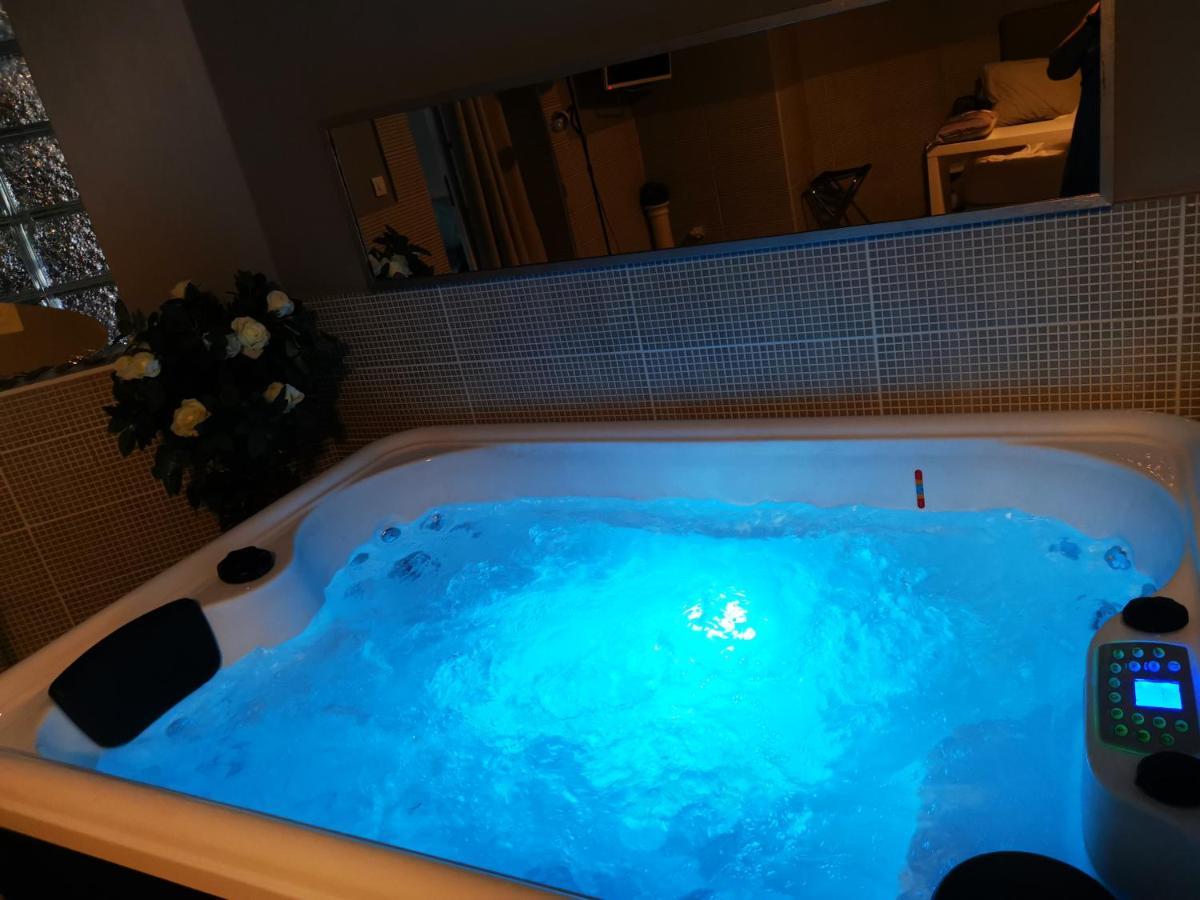 Suite Jacuzzi Au Calme Domont Extérieur photo