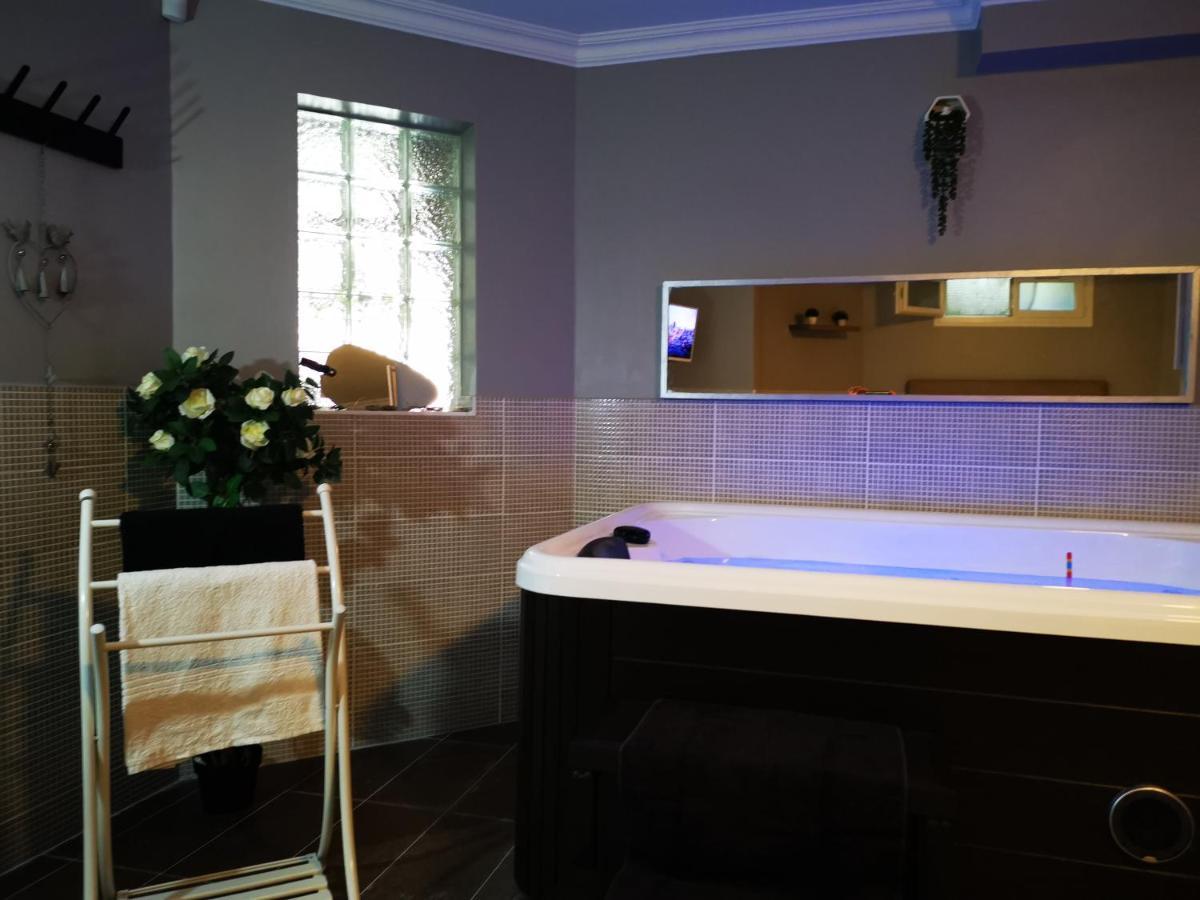Suite Jacuzzi Au Calme Domont Extérieur photo